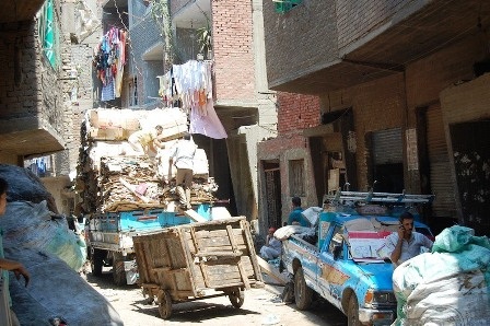 Trong nhiều năm, những khu định cư tạm